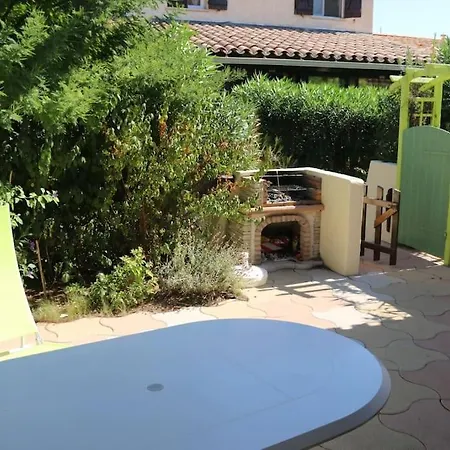 16, Port Venus Au Village Naturiste * אגדה